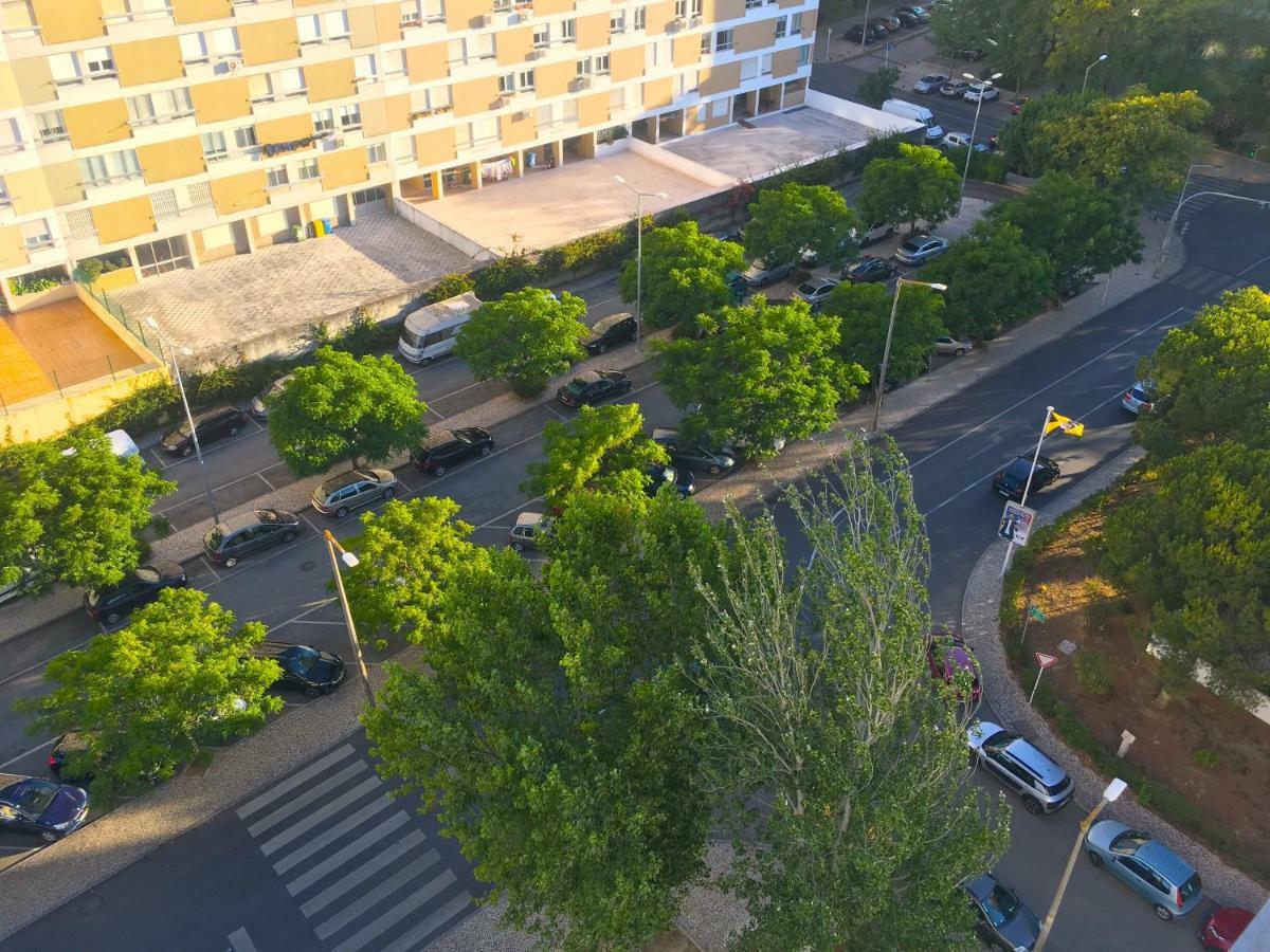 Sky View 3br + Near Airport + Free Parking Apartment Lissabon